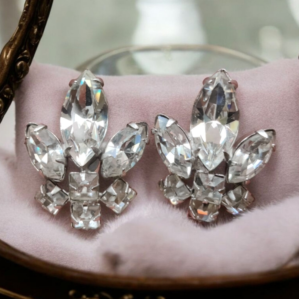 Vintage 1940s High-end Classy Rhinestone Earrings
